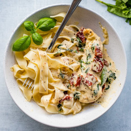 Creamy Tuscan Chicken With Spinach and Sun-Dried Tomatoes