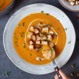 Creamy Vegan Carrot Ginger Soup | Easy Recipe
