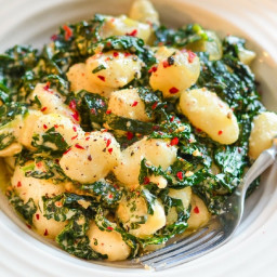 Creamy Vegan Gnocchi with Garlic & Kale