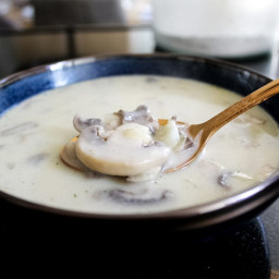 Creamy vegan mushroom soup