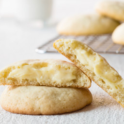 Crème-Filled Basque Cookies