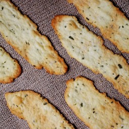 Crisp Rosemary Flatbread Crackers