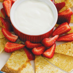 Crispy crepe triangles with yoghurt and strawberries