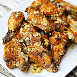 Crispy Garlic Parmesan Chicken Wings Recipe (Air Fryer & Oven)