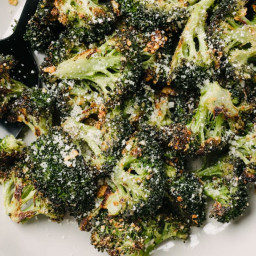 Crispy Garlic Parmesan Roasted Broccoli 