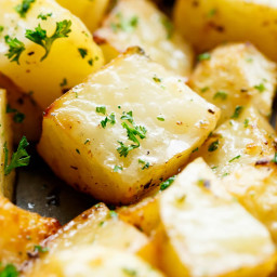 crispy-garlic-roasted-potatoes-2054493.jpg
