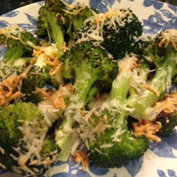crispy-parmesan-roasted-broccoli-1634891.jpg