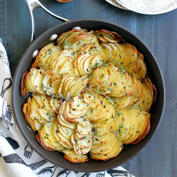Crispy Roasted Potatoes with Thyme