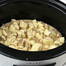 Crock pot Cinnamon Roll Casserole