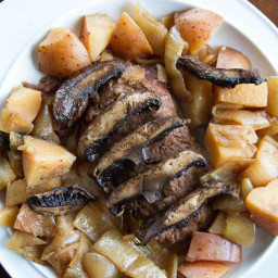 Crock Pot Flat Iron Steak with Portobello Mushrooms and Potatoes