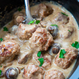 crock-pot-meatballs-with-creamy-mushroom-gravy-2307608.jpg