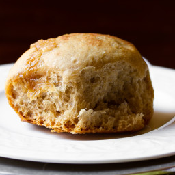 crockpot-yeast-rolls-recipe-with-apple-butter-2918559.jpg