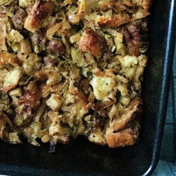 Croissant Stuffing with Sausage and Apples