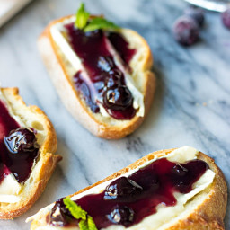 Crostini With Brie And Blueberry Lemon Fruit Spread