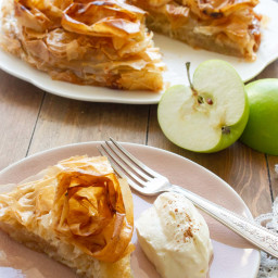 Croustade: classic French apple pie