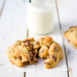 crumbl-chocolate-chip-cookie-copycat-recipe-2474960.jpg