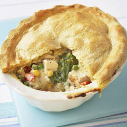Crumbly chicken and mixed vegetable pie