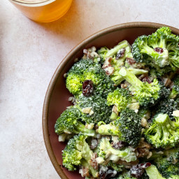 crunchy-broccoli-salad-2915341.jpg