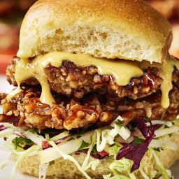 Crunchy Pretzel-Crusted Chicken Tenders Star in These Sliders