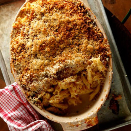 Crusty and Creamy Baked Macaroni and Cheese