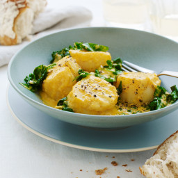 curried-scallops-with-spinach-1673260.jpg