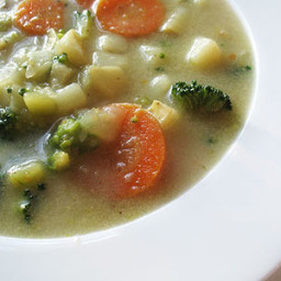 Curry-Laced Potato, Carrot and Broccoli Soup