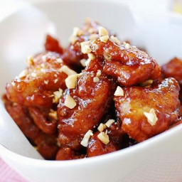 Dakgangjeong (Sweet Crispy Chicken)