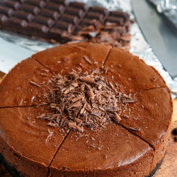 Dark Chocolate Cheesecake (medium 6-7 inch)