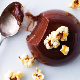 Dark chocolate jellies with caramel popcorn