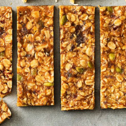 Date and Nut Granola Bars