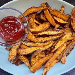 Deliciously Seasoned Air Fryer Sweet Potato Wedges