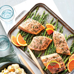 Dilly Salmon Packets with Asparagus