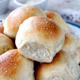 Dinner Roll Recipe (Soft and Fluffy!)