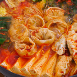 Dumpling Hot Pot, Korean Mandu Jeongol Recipe & Video
