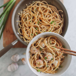 Easy & Addictive Asian Garlic Noodles Recipe