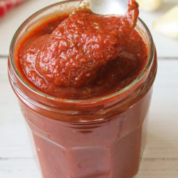 Easy & Thick Pizza Sauce {No-Cook Recipe}