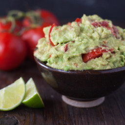 Easy and Authentic Mexican Guacamole / Avocado Dip