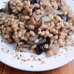 Easy Barley and Mushroom Pilaf Recipe (Vegetarian with Vegan Option)