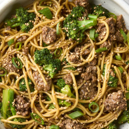 Easy Beef and Broccoli Noodles