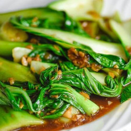 Easy Bok Choy (with Garlic and Oyster Sauce) Recipe!