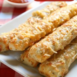 Easy Cheesy Breadsticks Recipe