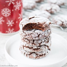 Easy Chocolate Crinkle Cookies