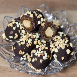 Easy Chocolate Peanut Butter Stuffed Dates