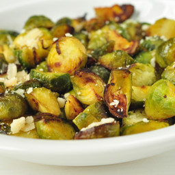 Easy Crispy Parmesan Brussels Sprouts