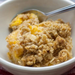 Easy Crock Pot Peach Cobbler with Crunchy Oat Topping