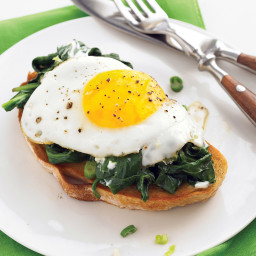 Easy Eggs Florentine with Baby Spinach and Goat Cheese