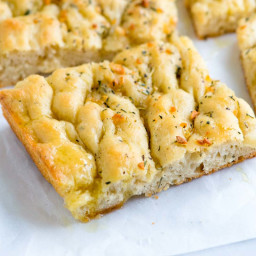 Easy Focaccia Bread Recipe with Garlic and Herbs