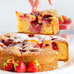 Easy Fresh Strawberry Cake Recipe