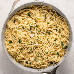 Easy Garlic and Herb Pasta (30-Minutes)