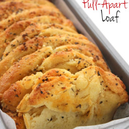 Easy Garlic and Herb Pull-Apart Loaf